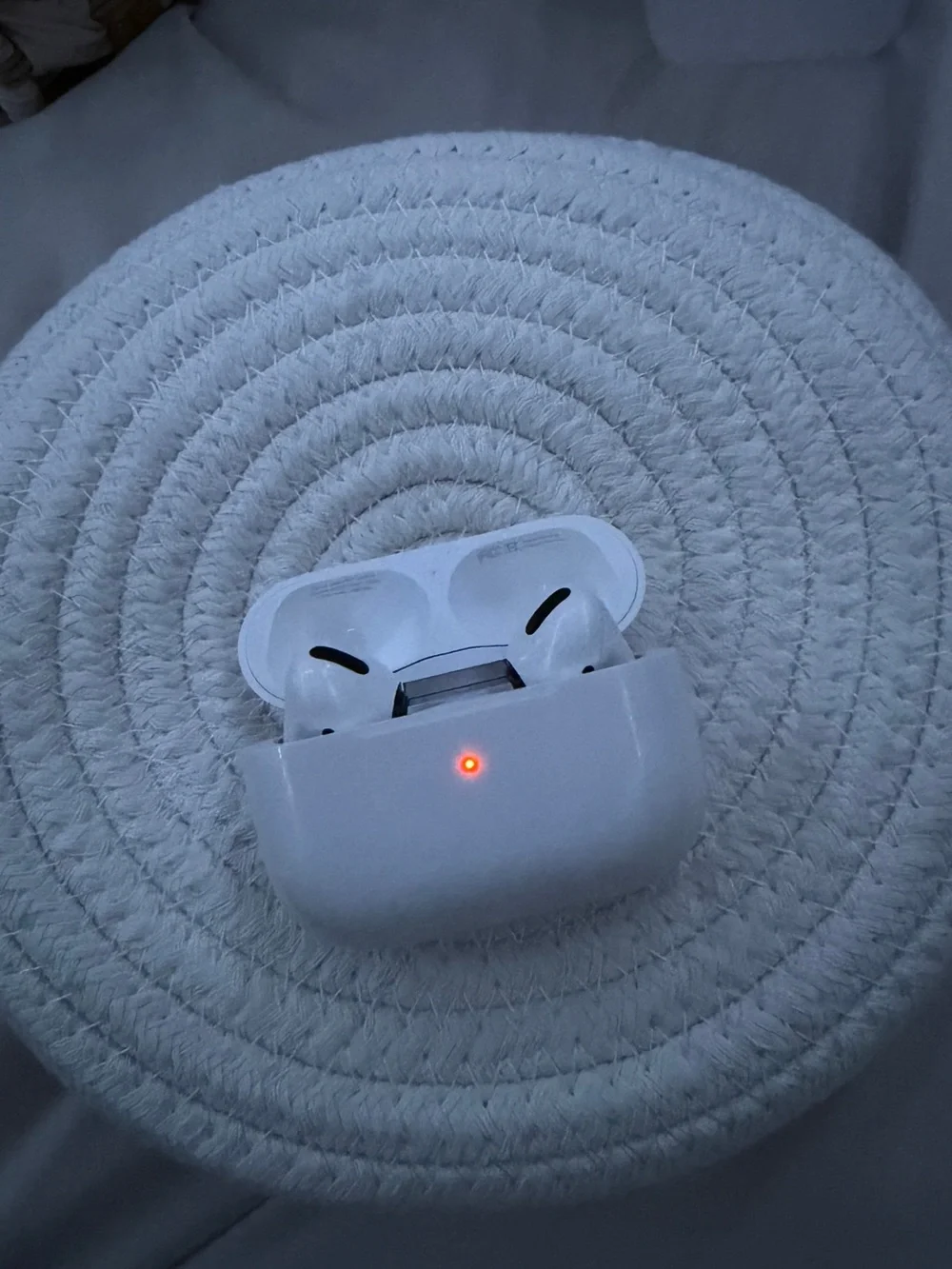 Apple White AirPod Pros 1